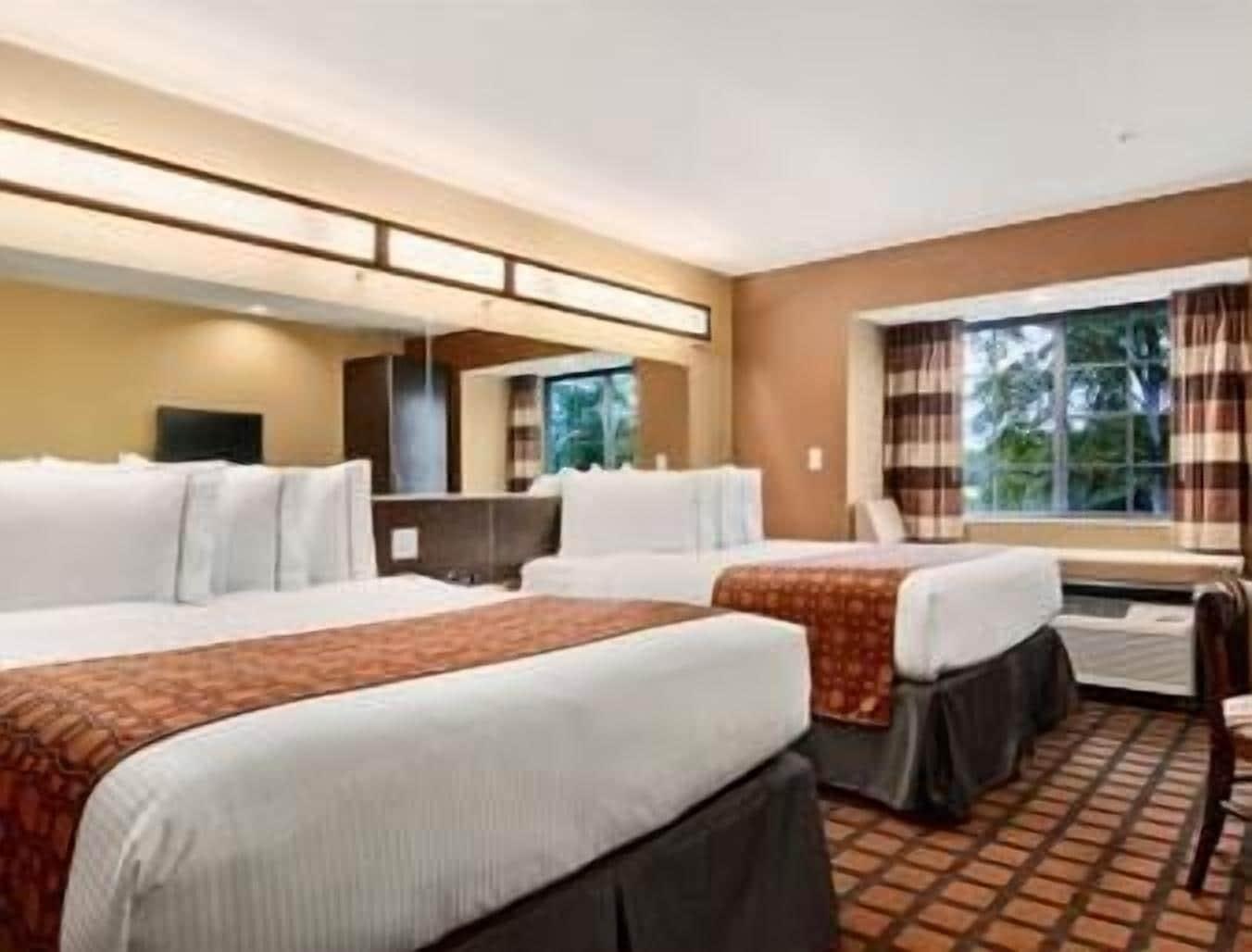 Microtel Inn & Suites By Wyndham Ozark Room photo
