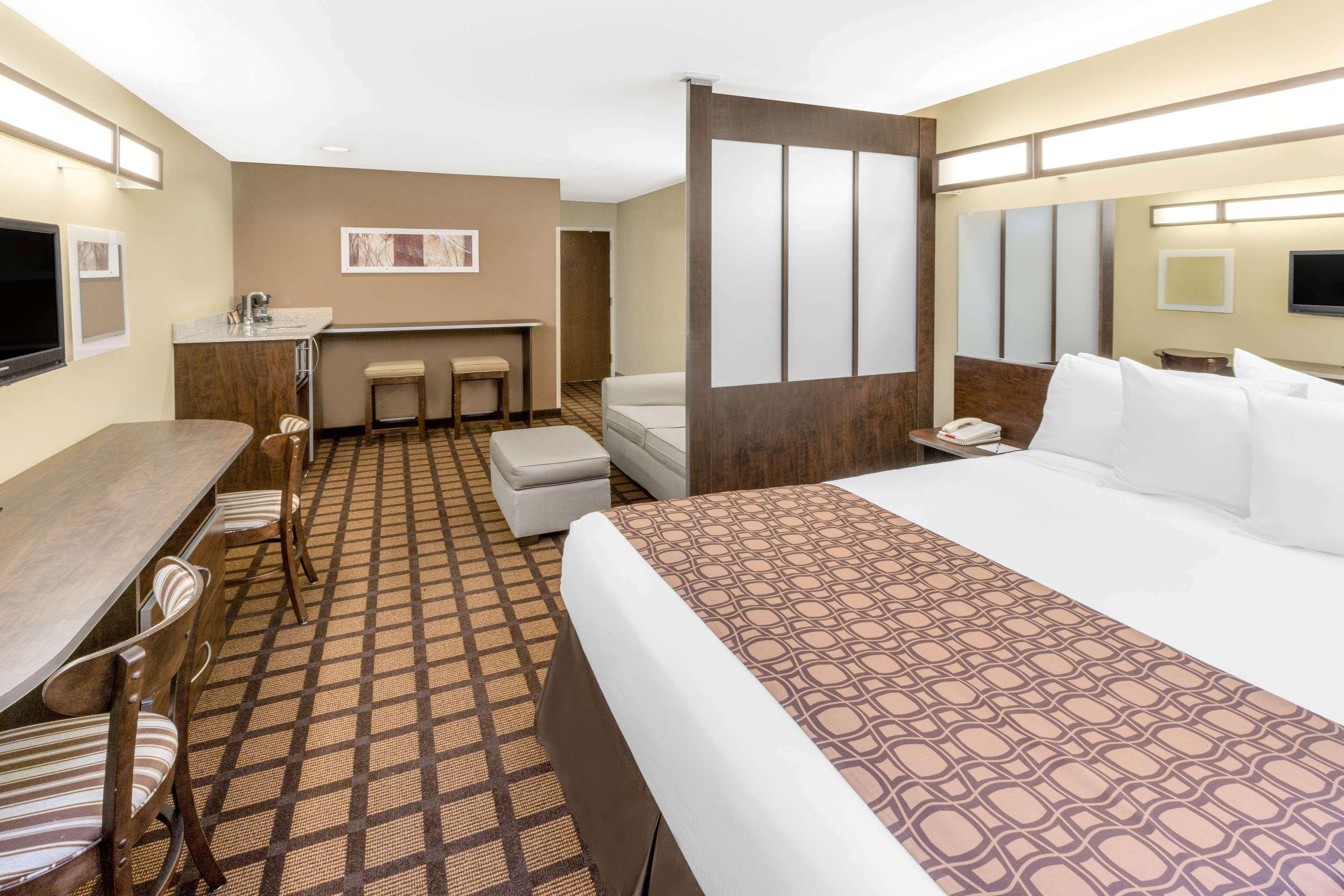 Microtel Inn & Suites By Wyndham Ozark Exterior photo